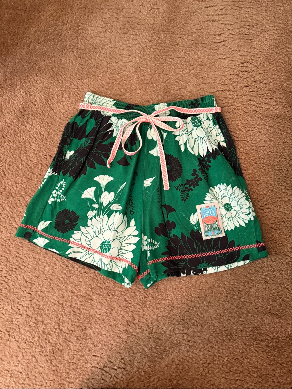 Agua Bendita shorts - size Small